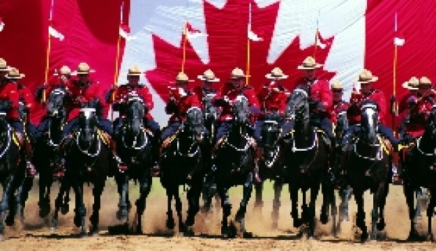 Три службы на вооружении королевской канадской конной полиции